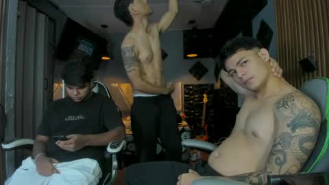 mr_mois online show from 05/21/26, 05:58