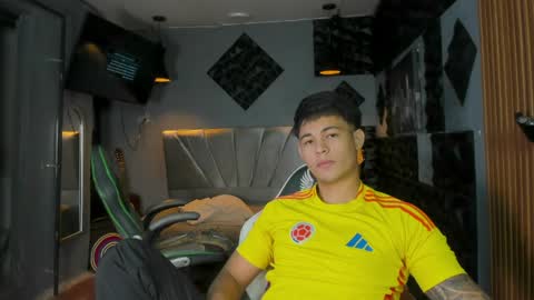 mr_mois online show from 05/21/26, 10:06