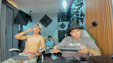 mr_mois online show from 05/30/26, 06:54