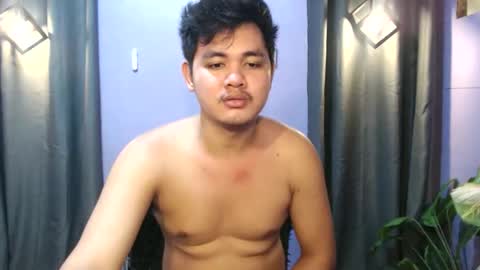 Snapshot of mr_olivercummerx chatting on 10/22/25, 04:02 mr_olivercummerx online show from 10/22/25, 04:02