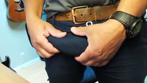 Snapshot of mr_rabbit77 chatting on 12/27/24, 09:43 Rabbit online show from 12/27/24, 09:43