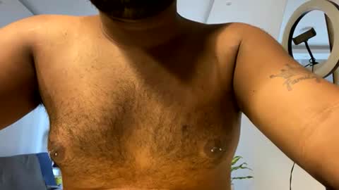 Snapshot of mr_santos01 chatting on 02/22/26, 08:29 Santos online show from 02/22/26, 08:29