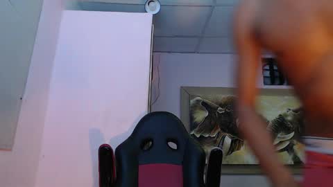 Snapshot of mr_stiven_ chatting on 02/15/25, 09:27 mr_stiven_ online show from 02/15/25, 09:27