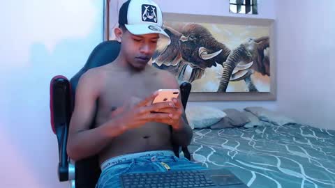 Snapshot of mr_stiven_ chatting on 02/17/25, 02:42 mr_stiven_ online show from 02/17/25, 02:42