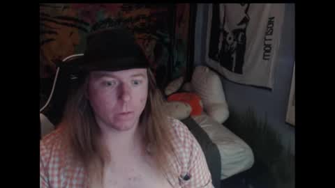 Snapshot of mr_strawberry chatting on 10/08/25, 10:24 mr_strawberry online show from 10/08/25, 10:24