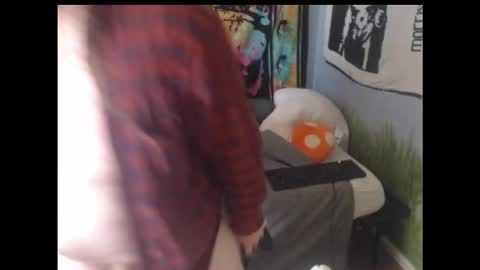 Snapshot of mr_strawberry chatting on 10/25/25, 05:51 mr_strawberry online show from 10/25/25, 05:51