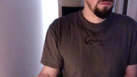 Snapshot of mr_teatime1989 chatting on 01/16/25, 01:36 the office guy online show from 01/16/25, 01:36