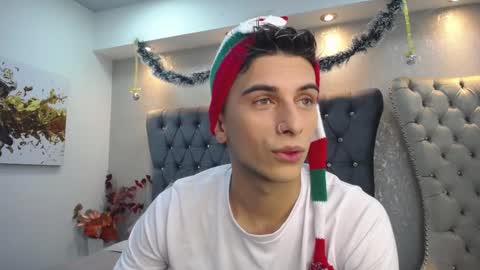 Snapshot of mr_williseo chatting on 12/23/24, 06:58 williseo online show from 12/23/24, 06:58