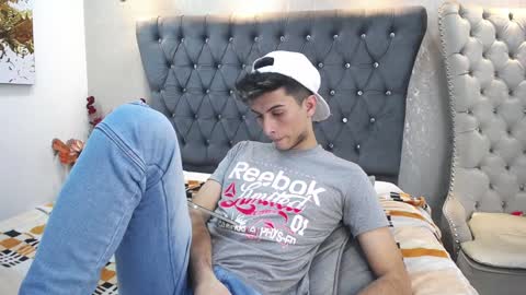 Snapshot of mr_williseo chatting on 01/02/25, 11:06 williseo online show from 01/02/25, 11:06