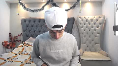 Snapshot of mr_williseo chatting on 01/04/25, 07:44 williseo online show from 01/04/25, 07:44