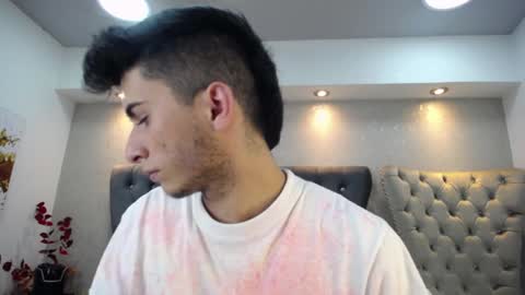 Snapshot of mr_williseo chatting on 02/02/25, 07:57 williseo online show from 02/02/25, 07:57