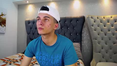 Snapshot of mr_williseo chatting on 02/25/25, 08:19 williseo online show from 02/25/25, 08:19