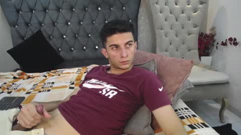 Snapshot of mr_williseo chatting on 02/28/25, 11:12 williseo online show from 02/28/25, 11:12