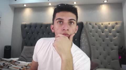 Snapshot of mr_williseo chatting on 03/03/25, 10:20 williseo online show from 03/03/25, 10:20