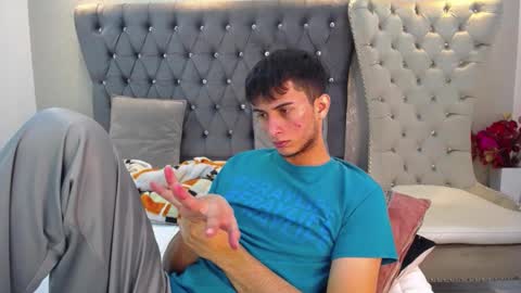 Snapshot of mr_williseo chatting on 03/12/25, 07:28 williseo online show from 03/12/25, 07:28