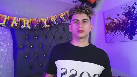 Snapshot of mr_williseo chatting on 10/14/25, 07:58 williseo online show from 10/14/25, 07:58