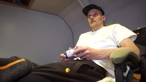 Snapshot of mrbigcock4206980 chatting on 05/18/26, 04:46 mrbigcock4206980 online show from 05/18/26, 04:46
