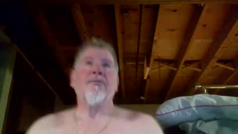 Snapshot of mrblade666 chatting on 05/15/26, 10:11 mrblade666 online show from 05/15/26, 10:11