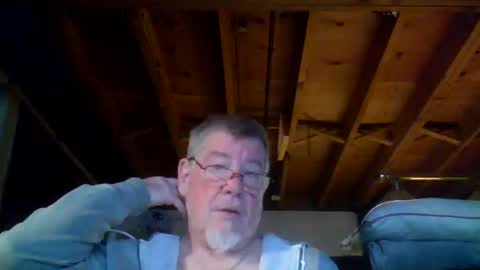 Snapshot of mrblade666 chatting on 05/18/26, 10:43 mrblade666 online show from 05/18/26, 10:43