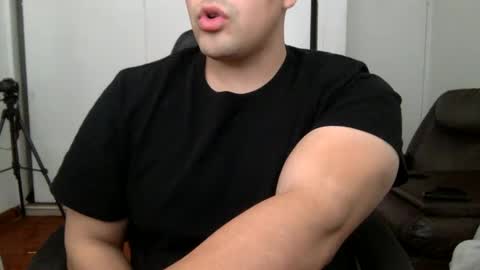 Snapshot of mrbree chatting on 03/08/25, 10:45 Mr Bree online show from 03/08/25, 10:45