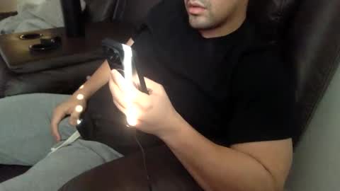 Snapshot of mrbree chatting on 12/01/25, 08:36 Mr Bree online show from 12/01/25, 08:36