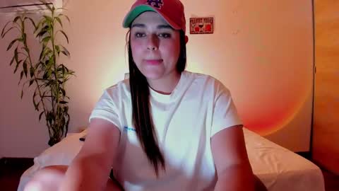 Laura online show from 01/10/25, 02:57