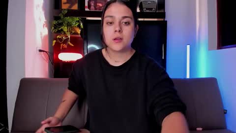 Laura online show from 09/15/25, 03:50