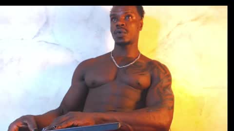 Snapshot of mrbyronstallion chatting on 09/29/25, 05:29 byron online show from 09/29/25, 05:29