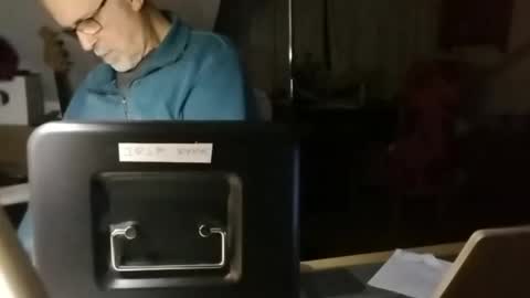 Snapshot of mrcgowler chatting on 12/18/25, 08:04 mrcgowler online show from 12/18/25, 08:04