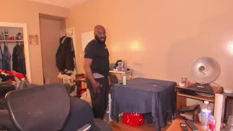 Snapshot of mrchuckdailyxxx chatting on 02/20/26, 10:05 Chuck Daily online show from 02/20/26, 10:05