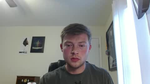 Snapshot of mrcoolguy68 chatting on 02/14/25, 03:05 mrcoolguy68 online show from 02/14/25, 03:05