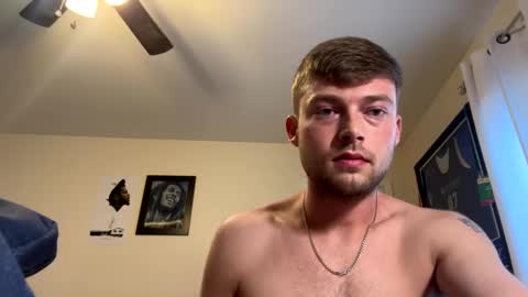 Snapshot of mrcoolguy68 chatting on 09/17/25, 03:24 mrcoolguy68 online show from 09/17/25, 03:24