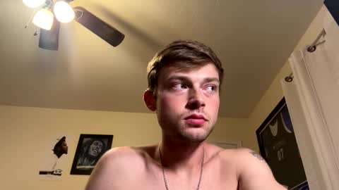 Snapshot of mrcoolguy68 chatting on 10/26/25, 11:20 mrcoolguy68 online show from 10/26/25, 11:20