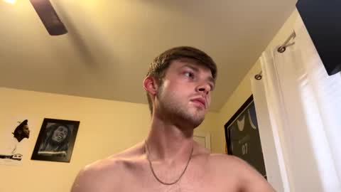 Snapshot of mrcoolguy68 chatting on 10/27/25, 04:11 mrcoolguy68 online show from 10/27/25, 04:11