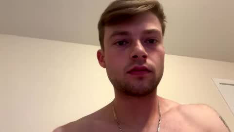 Snapshot of mrcoolguy68 chatting on 03/26/26, 02:33 mrcoolguy68 online show from 03/26/26, 02:33