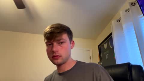 Snapshot of mrcoolguy68 chatting on 04/05/26, 03:20 mrcoolguy68 online show from 04/05/26, 03:20