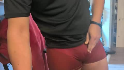 Snapshot of mrdelapampa chatting on 11/16/25, 02:00 mrdelapampa online show from 11/16/25, 02:00