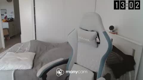 mrdr000 online show from 04/17/26, 11:02