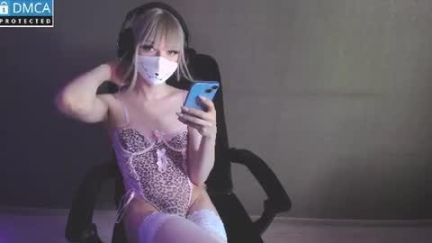 Snapshot of mrediana chatting on 06/28/26, 12:55 mrediana online show from 06/28/26, 12:55