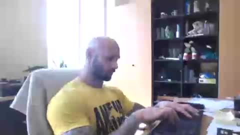 Snapshot of mrga591904 chatting on 06/18/26, 11:03 mrga591904 online show from 06/18/26, 11:03
