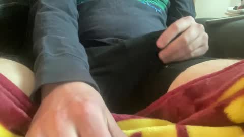 Snapshot of mrgummybear18 chatting on 12/24/24, 03:47 mrgummybear18 online show from 12/24/24, 03:47