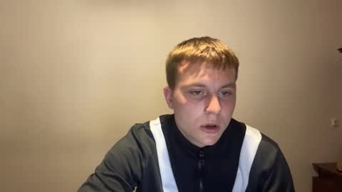 Snapshot of mrheat_ chatting on 10/10/25, 07:35 Max online show from 10/10/25, 07:35