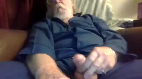 Snapshot of mrhollar chatting on 12/20/24, 10:05 mrhollar online show from 12/20/24, 10:05