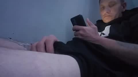 Snapshot of mrj1979 chatting on 12/02/24, 11:01 mrj1979 online show from 12/02/24, 11:01