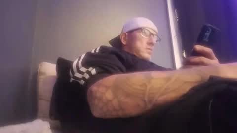 Snapshot of mrj1979 chatting on 12/23/24, 01:13 mrj1979 online show from 12/23/24, 01:13