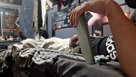 Snapshot of mrj1979 chatting on 11/26/25, 05:52 mrj1979 online show from 11/26/25, 05:52