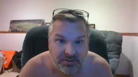 Snapshot of mrlovalova83 chatting on 12/26/24, 05:37 mrlovalova83 online show from 12/26/24, 05:37