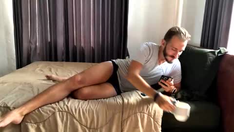 Snapshot of mrmaxiy chatting on 10/17/25, 01:09 Max online show from 10/17/25, 01:09