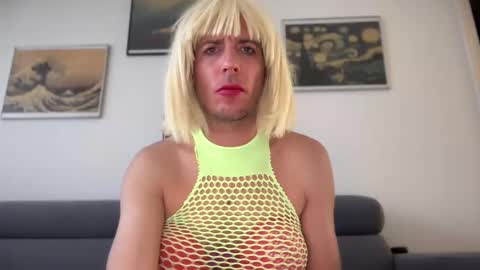 Snapshot of mrmooser42 chatting on 01/20/25, 08:19 TaleOfLaura online show from 01/20/25, 08:19