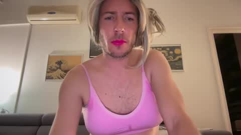 Snapshot of mrmooser42 chatting on 12/22/25, 03:47 TaleOfLaura online show from 12/22/25, 03:47